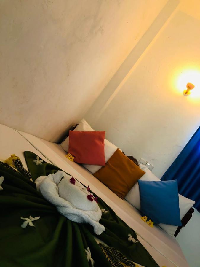 Rock Paradise Beach Hotel & Restaurent Tangalle Esterno foto