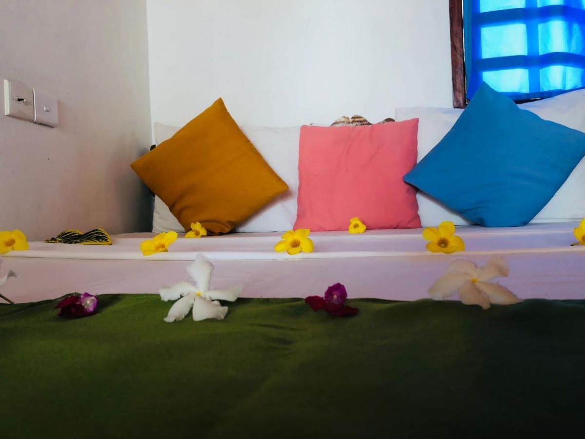 Rock Paradise Beach Hotel & Restaurent Tangalle Esterno foto