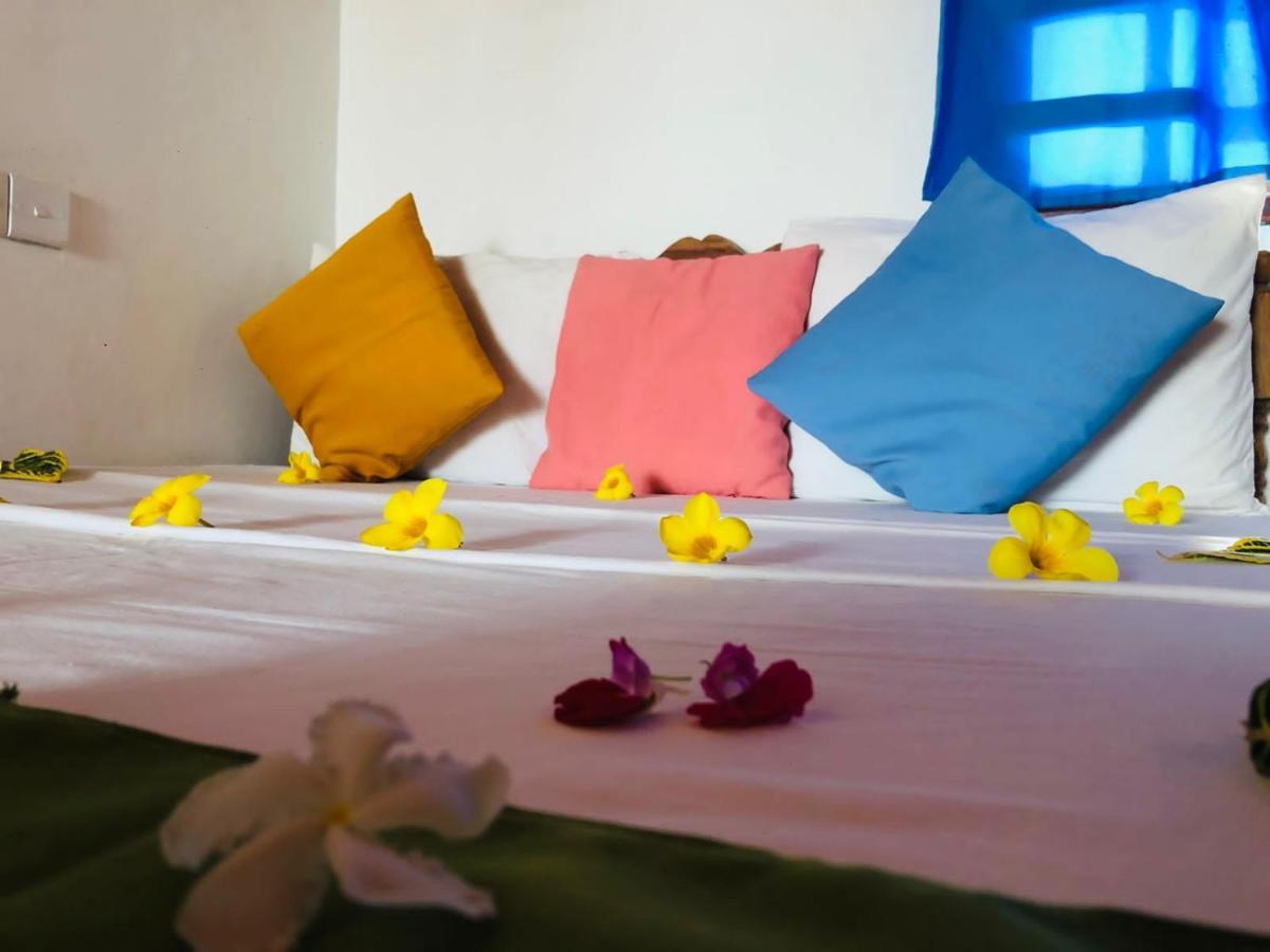 Rock Paradise Beach Hotel & Restaurent Tangalle Esterno foto