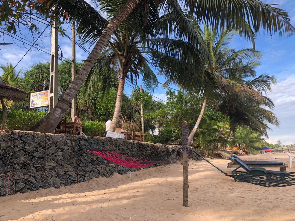 Rock Paradise Beach Hotel & Restaurent Tangalle Esterno foto