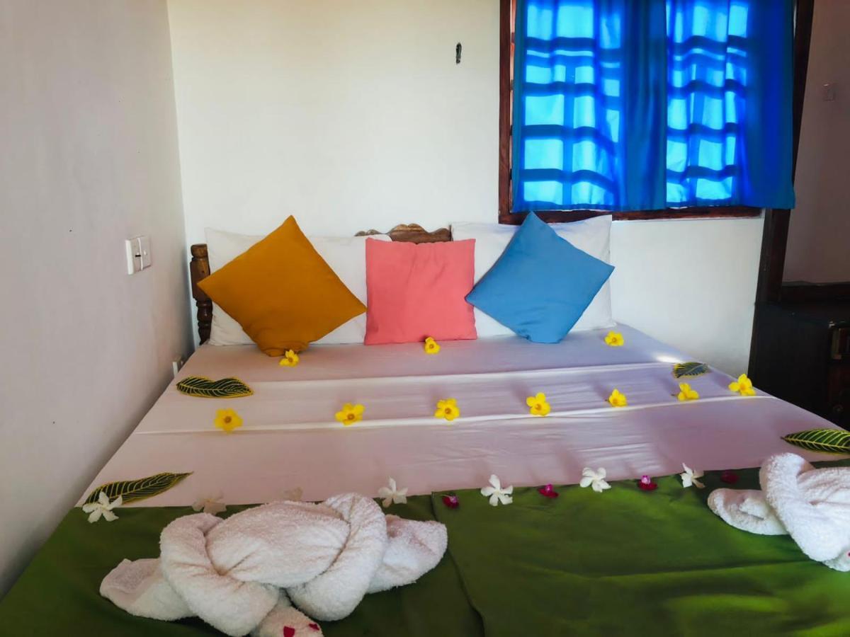 Rock Paradise Beach Hotel & Restaurent Tangalle Esterno foto