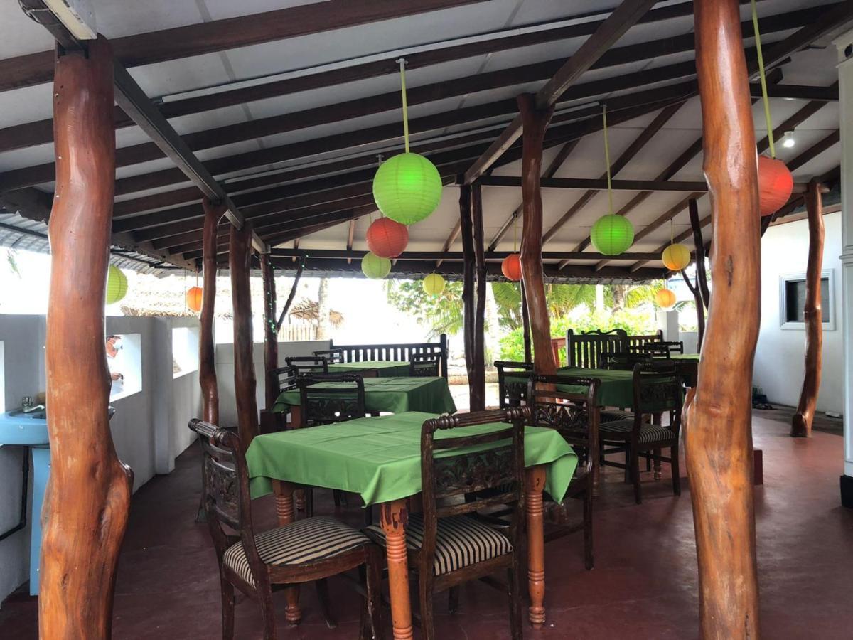 Rock Paradise Beach Hotel & Restaurent Tangalle Esterno foto